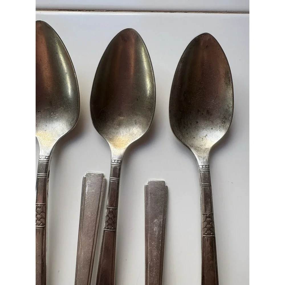 VTG 1881 Rogers Silver Triple Plate Oneida Capri  Spoon 6